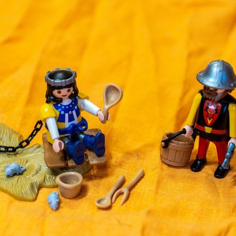 Playmobil 3328 (3stk.) - Captive Prince with Guard / fra 2003