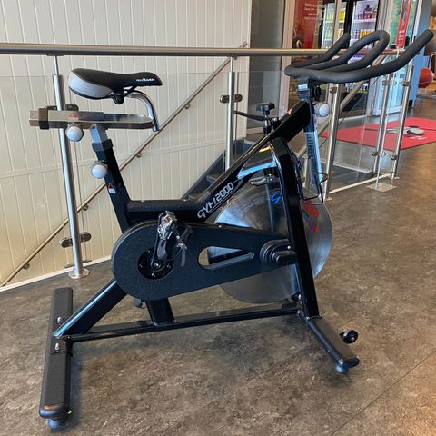 Gym2000 spinningsykkel nypris 9000,-