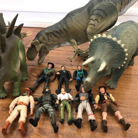 Eldre Jurassic Park/The Lost World figurer fra Kenner ønskes kjøpt!