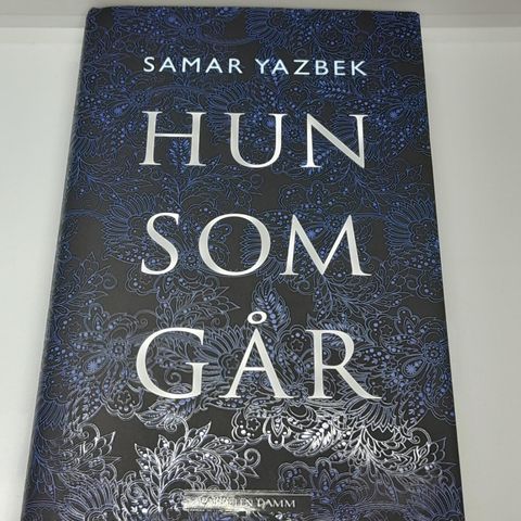 Hun som går - Samar Yazbek