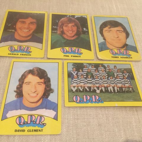Queens Park Rangers - 5 stk A&BC 1974 fotballkort inkl lagbildekort