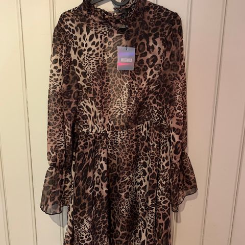 Leopardkjole fra Missguided