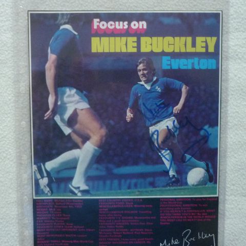Autentisk autograf Mike Buckley (1953-2013) Everton Football Club.