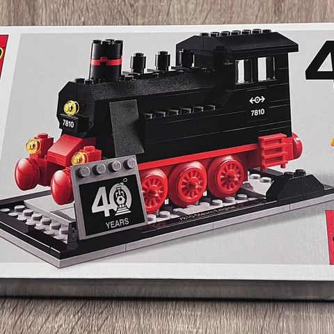 Lego sett 40370, Damp Lokomotiv 40 Years