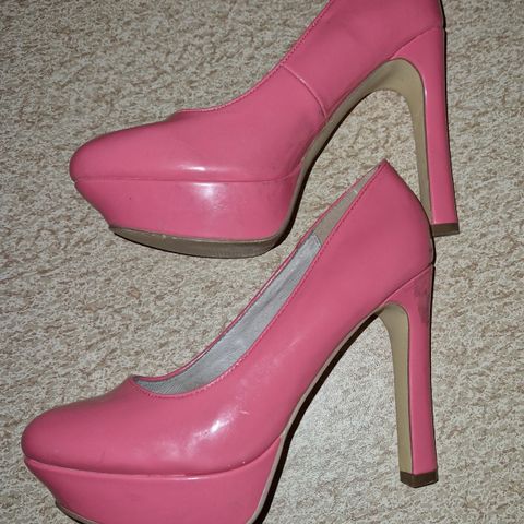 Rosa pumps