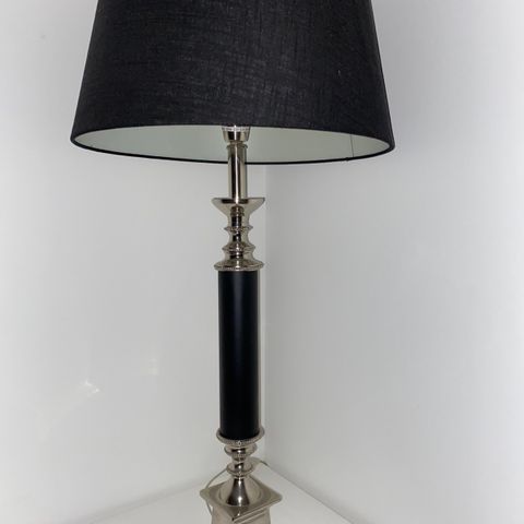 lampe LG interiør