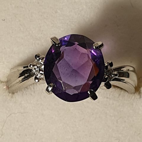 Amethyst ring  med diamant str. 8 US/ 57 EU