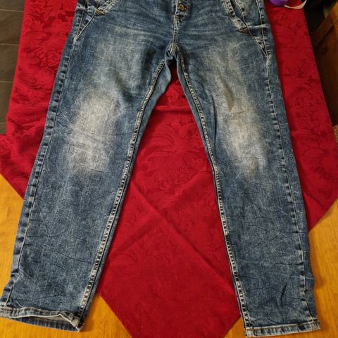 Tapered jeans fra Lindex str xl?