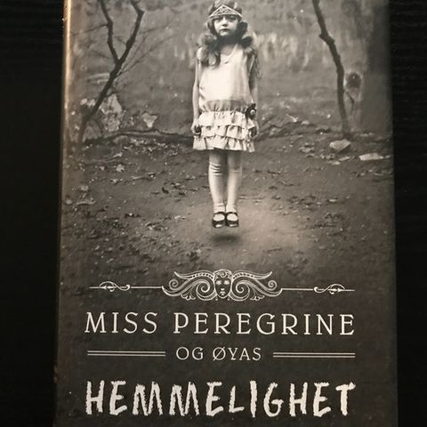 Book - Miss Peregrine og øyas Hemmelighet - Hard cover