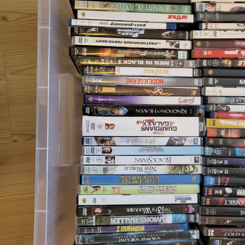 Diverse gamle dvd og bluray filmer selges