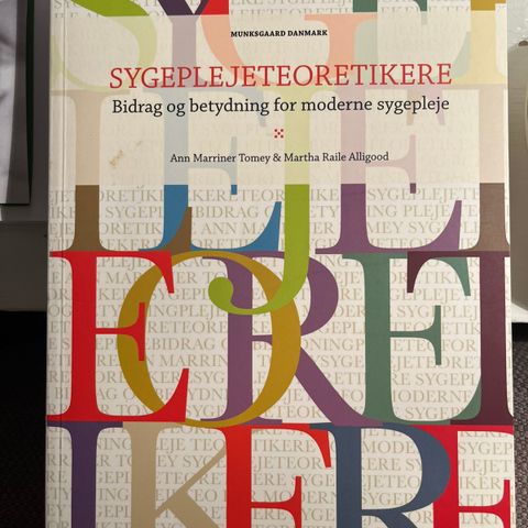 Sygeplejeteoretikere (Sykepleieteoretikere) av Tomey og Alligood