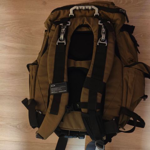 Oakley tactical backpack ap 2.0