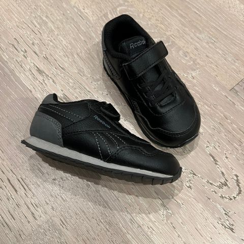 Reebok joggesko / finsko 23.5