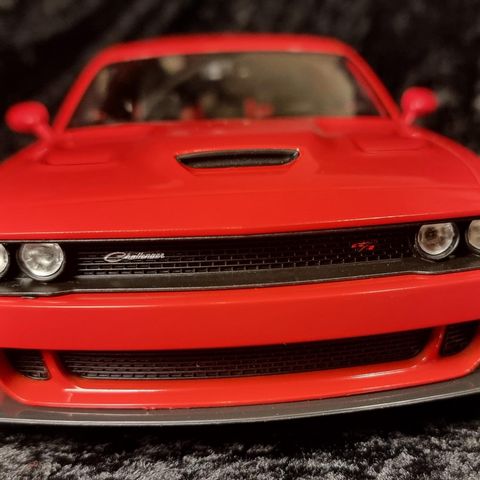 Dodge Challenger widebody 1:18