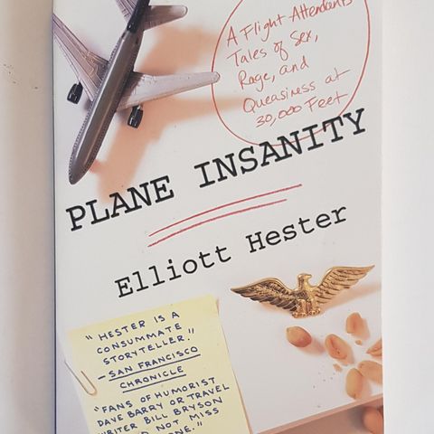 Plane Insanity av Elliott Hester