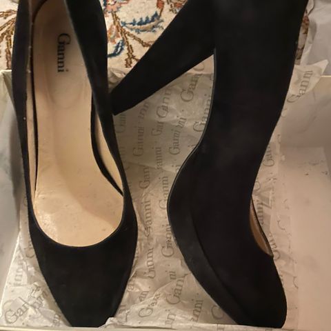 Ganni pumps suede str 40