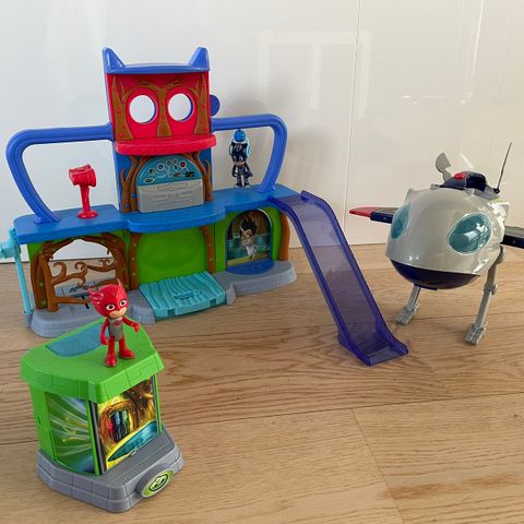 Som ny / Pysjheltene / Super Moon HQ Rocket/ PJ Masks hovedkvarter