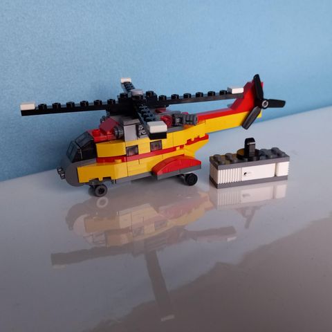 Lego Creator 3 i 1 Transporthelikopteret 31029