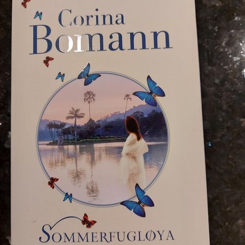 Sommerfugløya av
Corina Bomann