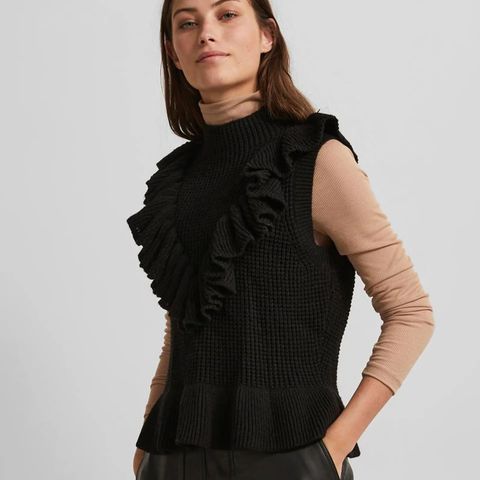 New Y.A.S black knit frilled vest with 5% wool, size L/XL