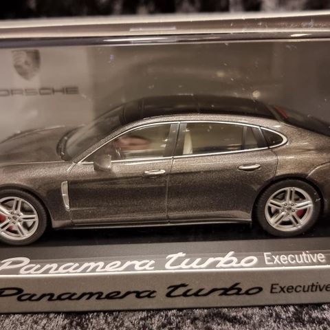 Porsche Panamera Turbo 1:43