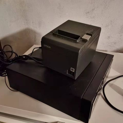 Kassa skuffer og printer