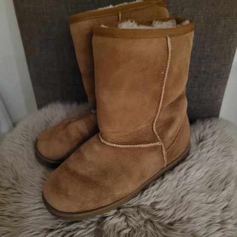 Roots Sheepskin