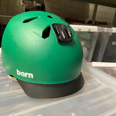 Bern hjelm (M)