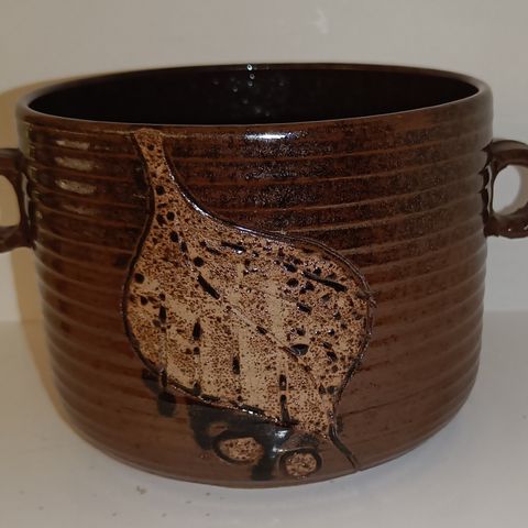 Keramikk potte med hanker