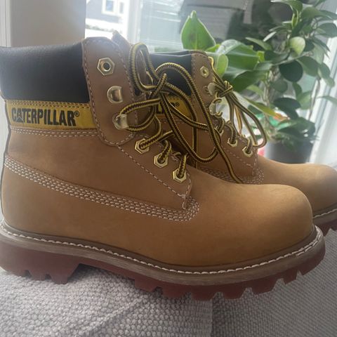 Caterpillar boots i str 37