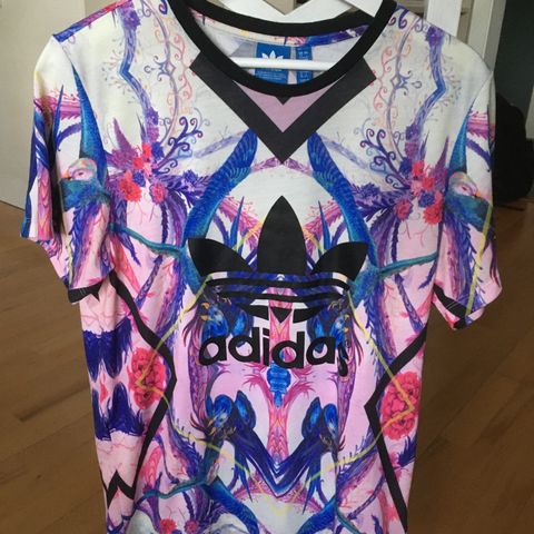 Adidas T-skjorte