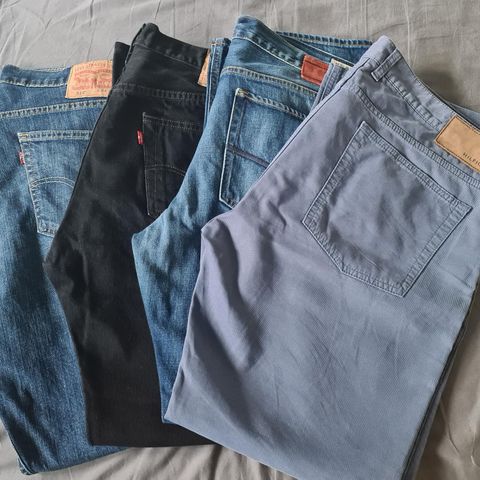 Levi's og Tommy Hilfiger jeans/bukser