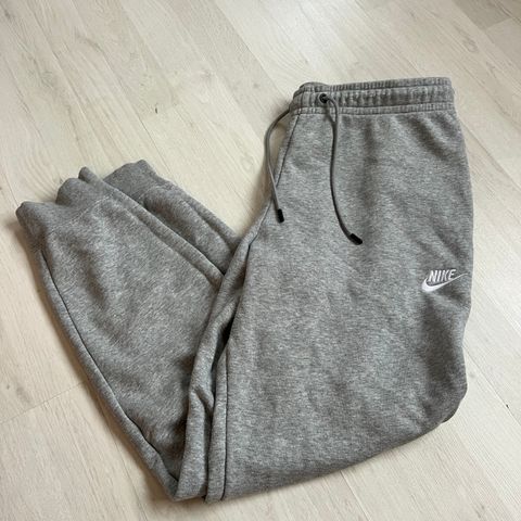 Nike joggebukse str L