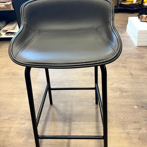 Brukt Normann copenhagen Hyg Barstool 65 cm Ultra Leather