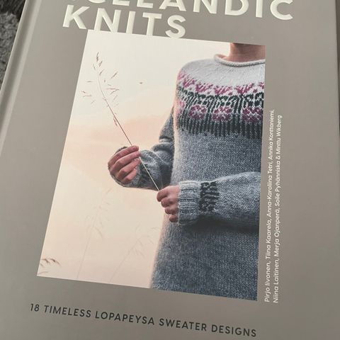 Heilt ny strikkebok. Iclandic knits. Alafosslopi lettloppi