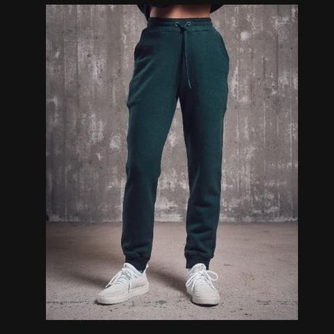 The basic sweatpant fra C'est Normal - helt ny