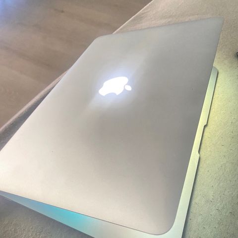 MACBOOK AIR  13 inch