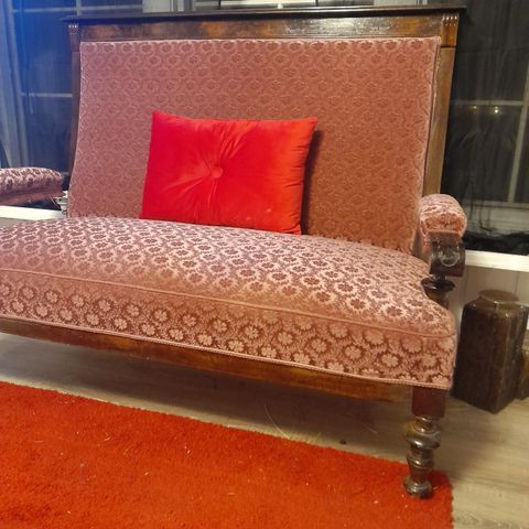 Restaurert Biedermeier sofa fra 1800 tallet med veldig fin trekk