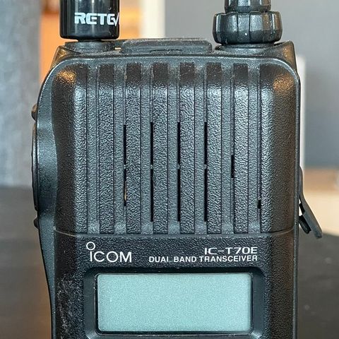 Icom IC-T70E dualband radio