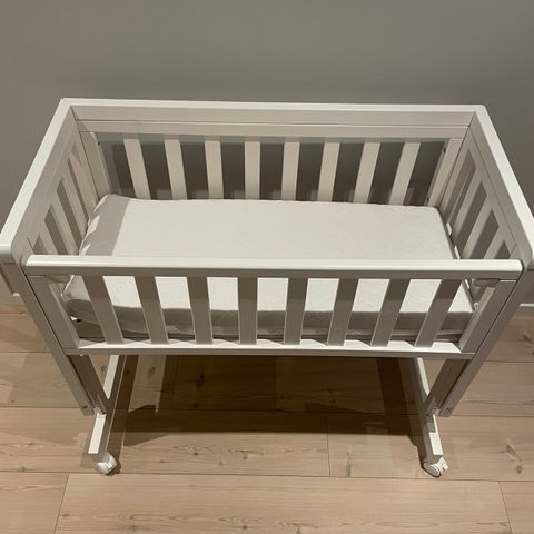 Troll bedside crib + helsemadrass