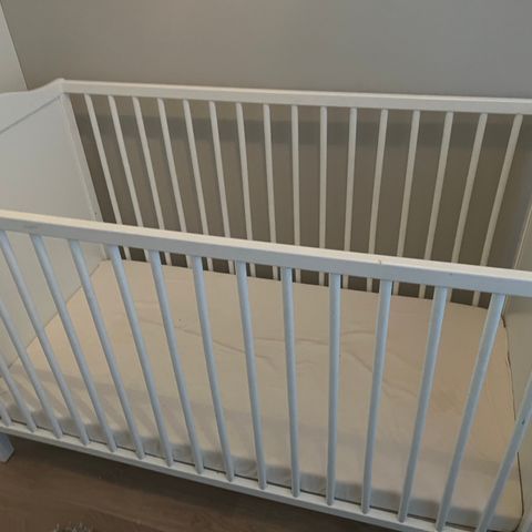 IKEA  baby seng lite brukt