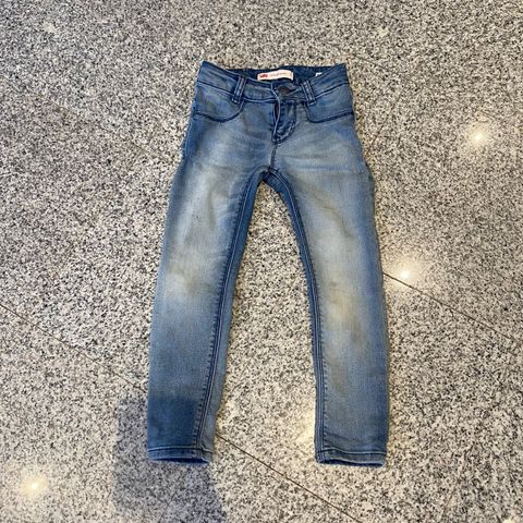 Levis bukse slim fit str 5 år