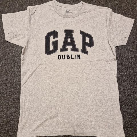 Ekte GAP T-skjorte fra Dublin i Irland i str. S