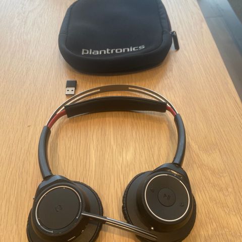 Plantronics Voyager Focus - headsett, nytt i eske
