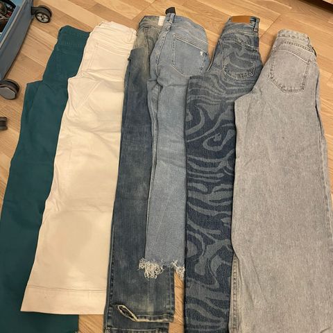 Jeans, skjørt og kjole i XS jente