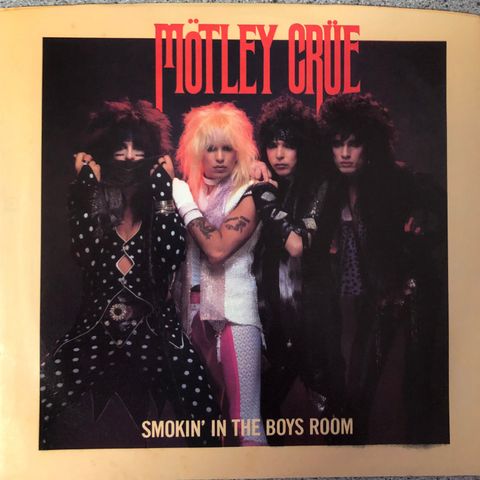 Mötley Crüe - Smokin' In The Boys Room