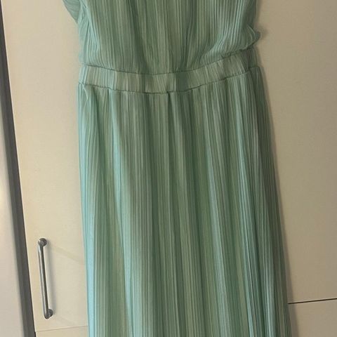 Helt ny mintgrønn kjole fra Vila