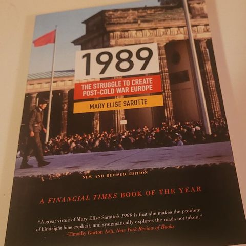 1989: The struggle to create post-cold war europe