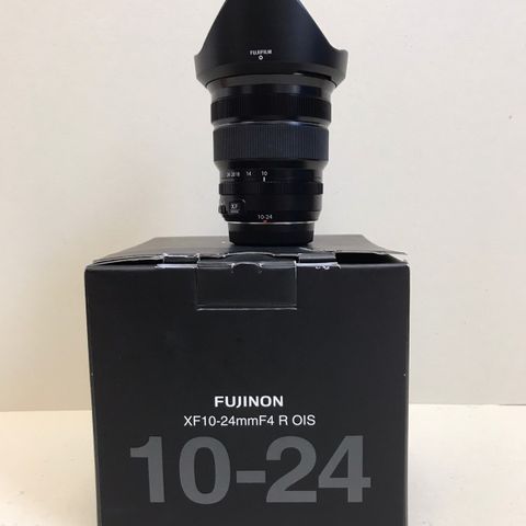 NY PRIS!   Fujinon XF 10–24 mm vidvinkel objektiv med UV-filter