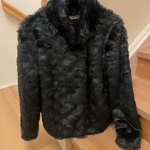 Nydelig Faux Fur str. 36